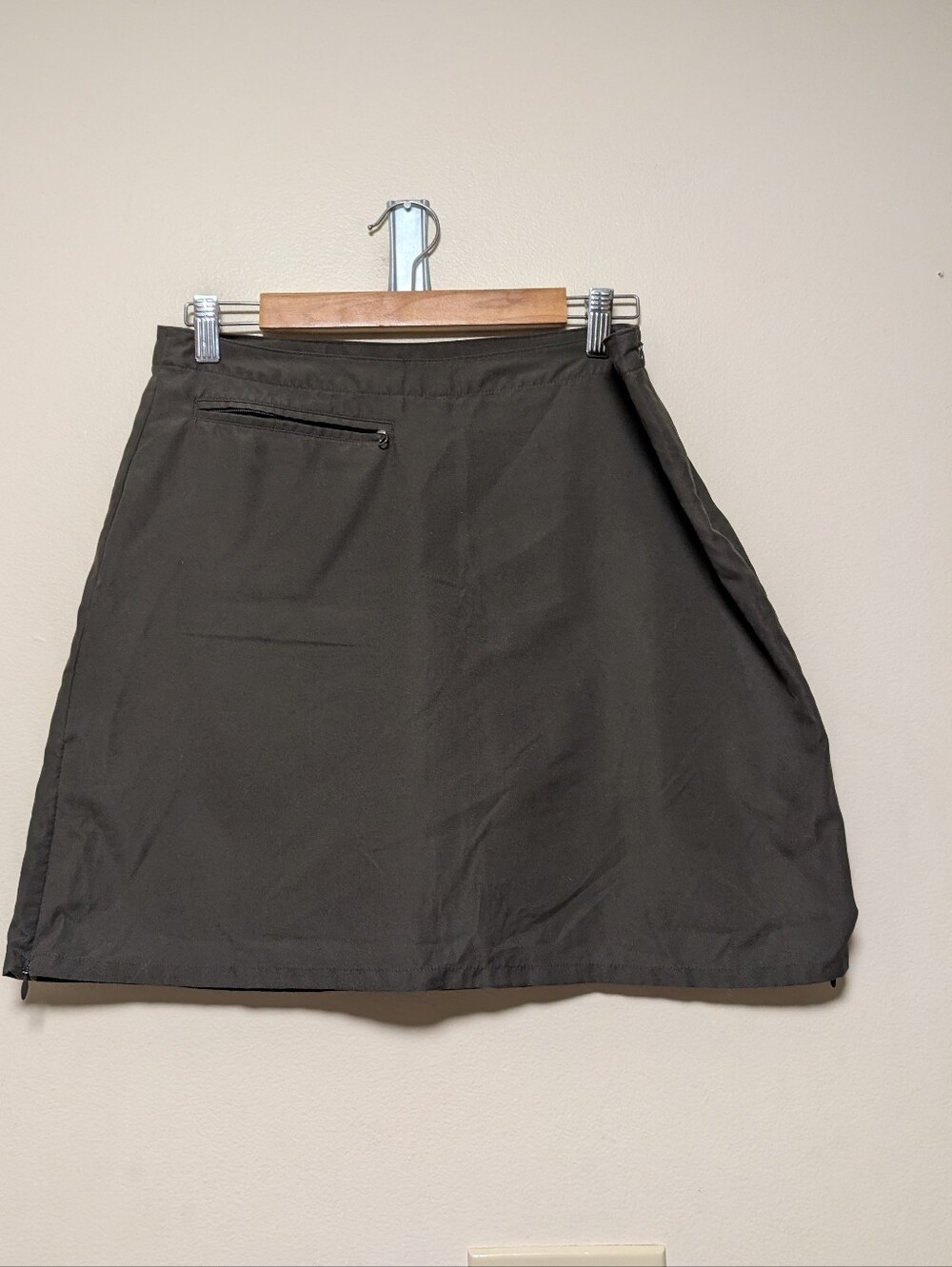 Patagonia Women’s Size 8 Grey Hiking Travel A-Line Skirt Zip Pockets